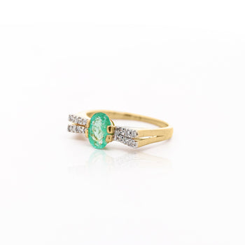 0.86 Carat Vibrant Green Oval Cut Emerald & Diamond in 14KY Gold Statement Ring – Assay Jewelers