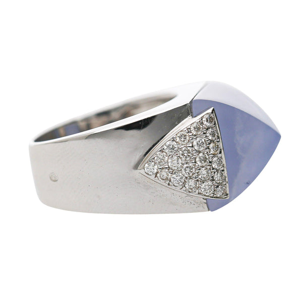 11.97 Carat Sugarloaf Lavender Blue Chalcedony 18K White Gold Ring