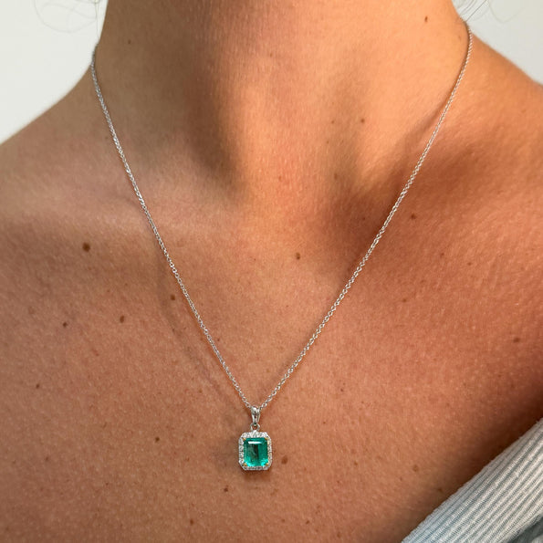 1.26 Carat Colombian Emerald Diamond Halo 18K White Gold Pendant Necklace