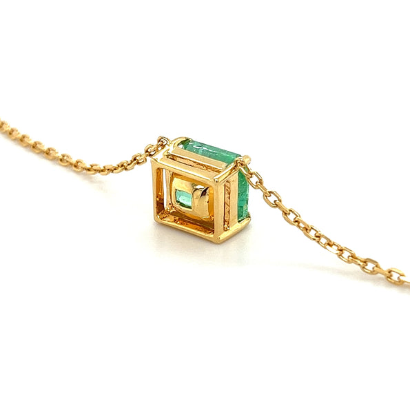 4,38 carats d’émeraude colombienne en or 18K, collier flottant à maillons connectés