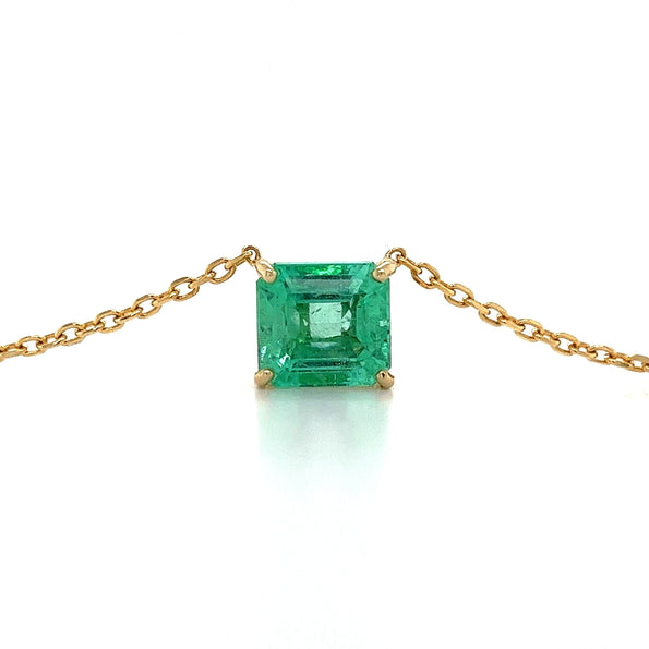Collier flottant à maillons en or 18K avec émeraude colombienne de 4,38 carats
