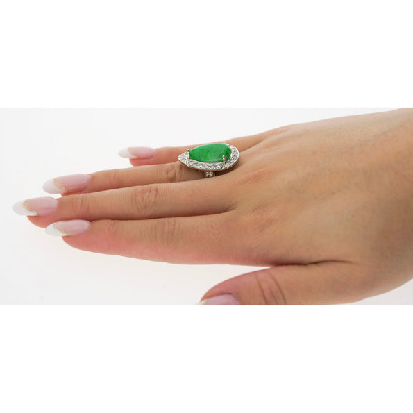 Bague halo en jade et diamants de 7,88 carats en or blanc 18 carats