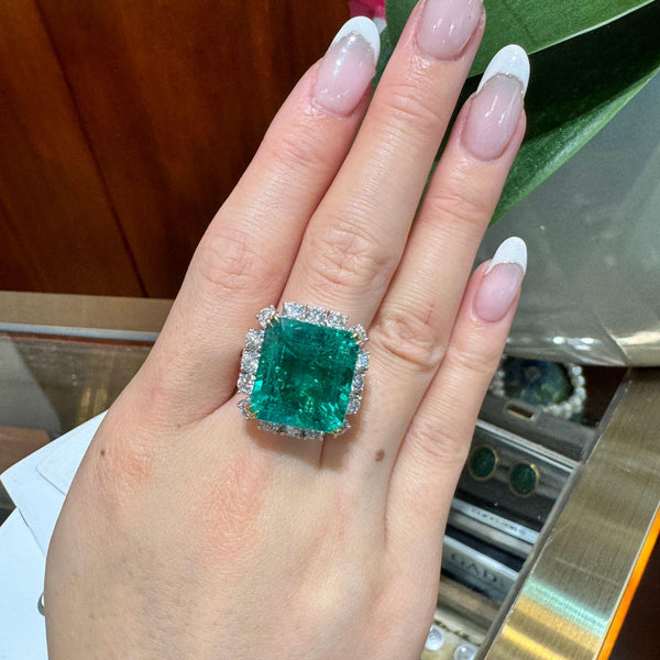 AGL GRS Certified 14.36 Carat Colombian Emerald & Diamond 18K Gold Cocktail Ring