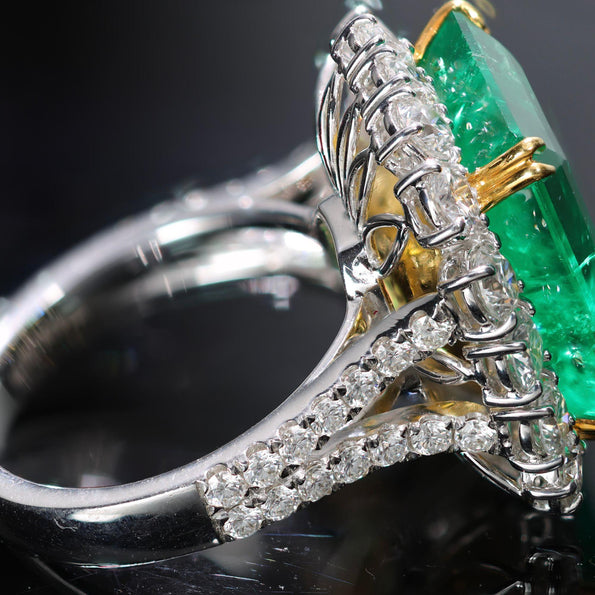 AGL GRS Certified 14.36 Carat Colombian Emerald & Diamond 18K Gold Cocktail Ring