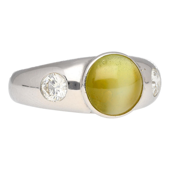 Bague trilogie en or blanc 18K avec chrysobéryl œil-de-chat et diamants sertis clos