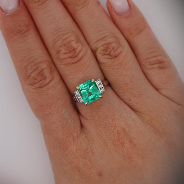 GIA Certified 2.91 Carat Colombian Emerald & Diamond Platinum Ring