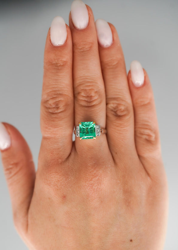 GIA Certified 2.91 Carat Colombian Emerald & Diamond Platinum Ring
