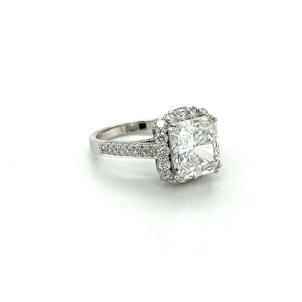 Bague halo semi-pavée en diamant de laboratoire taille radiant 5 carats F/VS1 certifiée IGI