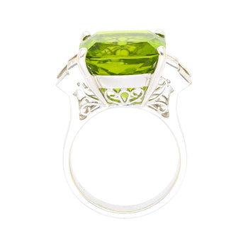 Vintage 14.11 Carat Peridot and Baguette Cut Diamond in 18K White Gold Ring – Assay Jewelers