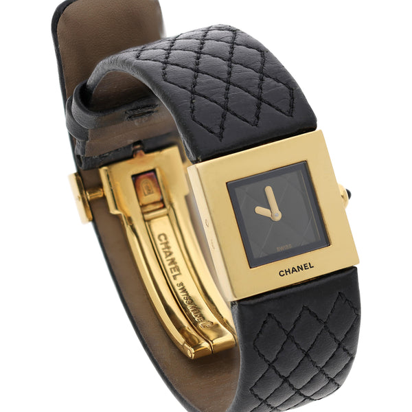 Vintage 1993 Chanel Matelasse H0109 18K Gold Black Dial Quilted Watch