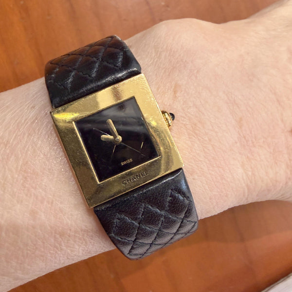 Vintage 1993 Chanel Matelasse H0109 18K Gold Black Dial Quilted Watch