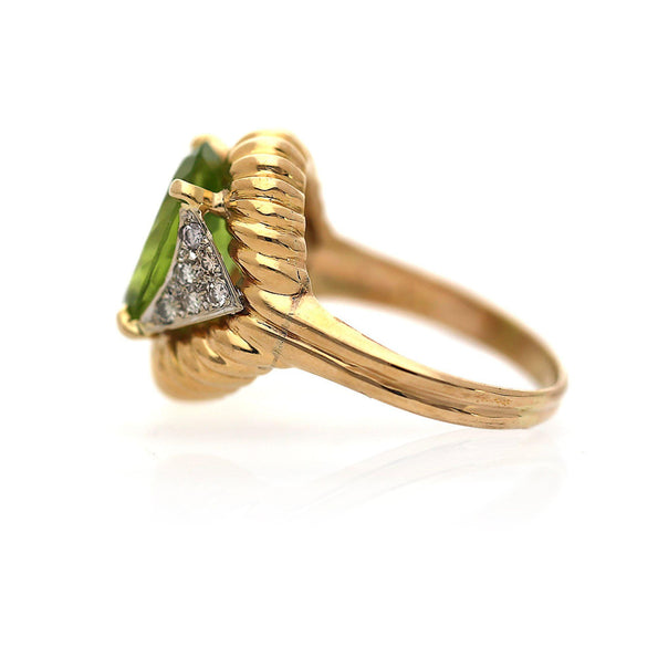 Vintage 6 Carat Oval Cut Peridot 14K Gold Fluted Sunburst Ring