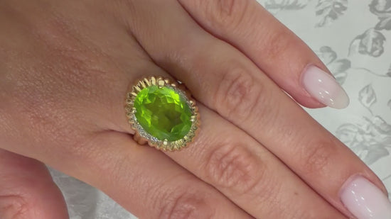 Vintage 6 Carat Oval Cut Peridot 14K Gold Fluted Sunburst Ring